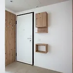 1 Apartment