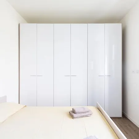 Apartamento 1 *