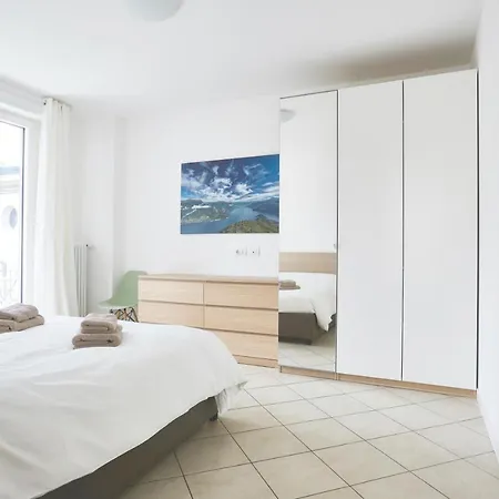 1 Apartment *