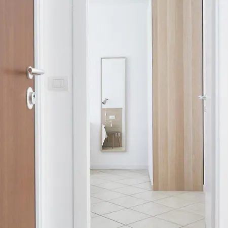 1 Apartment *