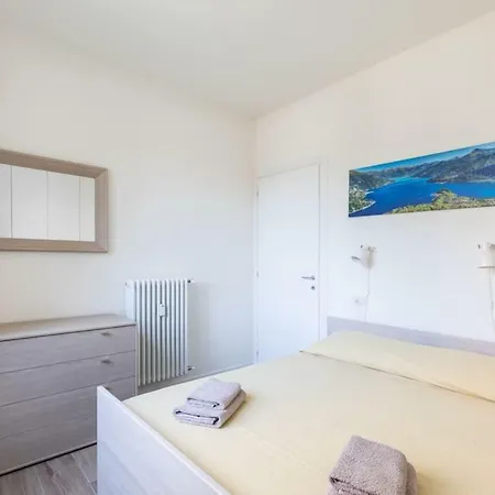 Apartment 1 *